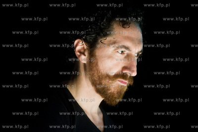 Gdansk. Centrum Sw. Jana. Swiatowa premiera performensu...