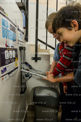 Gdansk. Niepubliczna Szkola Podstawowa Sokrates. Ufundowana...