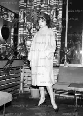 Moda poczatku lat 60. 1960 0007519z Fot. Zbigniew Kosycarz...