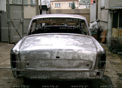 Rolls Royce z 1968 roku restaurowany w warsztacie blacharskim...