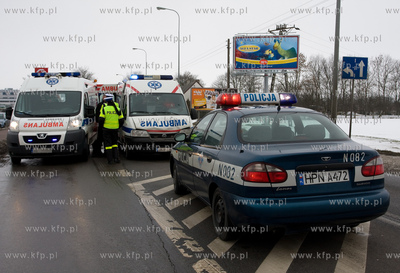 Gdansk ul. Slowackiego. Kolizja drogowa. Pedzaca na...