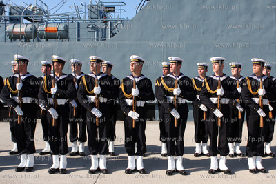 Port Wojenny w Swinoujsciu, Uroczyste przekazanie obowiazkow...