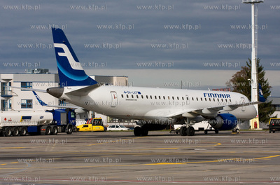 Gdansk,Rebiechowo. Z powodu zlej widzialnosci na Warszawskim...