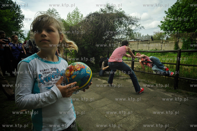 Dzielnica - stolica - Streetwaves. Akcja miejska wyprowadzajaca...