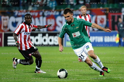 Lechia Gdansk  w ramach rozgrywek ekstraklasy pokonuje...