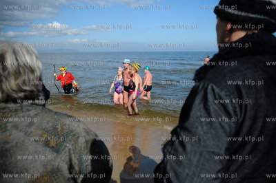 Gdański Klub Morsów symbolicznym topieniem Marzanny...