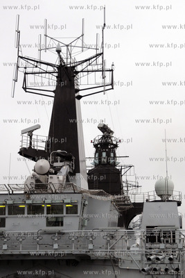 Wspolne cwiczenia okretow i lotnictwa Marynarki Wojennej...