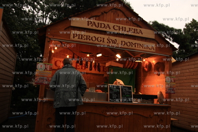 Czeste opady nie pozwalaja w pelni cieszyc sie trwajacym...