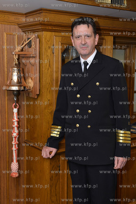 Kpt. Rafal Szymanski został 16 kapitanem Daru Mlodziezy....