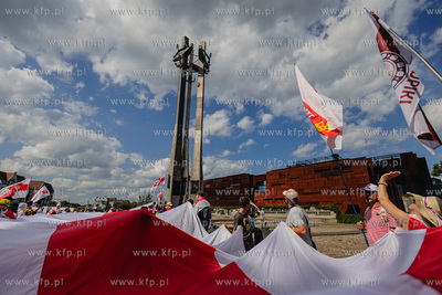Gdańsk.  Marsz godności dla Białorusi.  Społeczna...