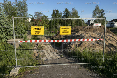 Budowa kładki nad Radunią łączącą ulicę Zastawną...