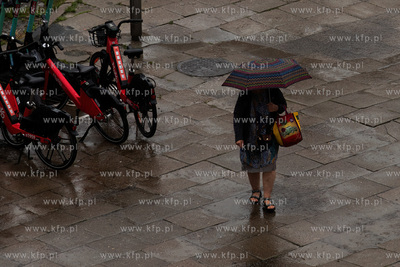 Letnia ulewa na ulicy Podwale Staromiejskiej w Gdańsku.
22.07.2025
Fot....