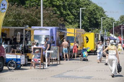 Bulwar Nadmorski. Lato zaczyna się #wGdyni.

Nz. FOODTRUCK...