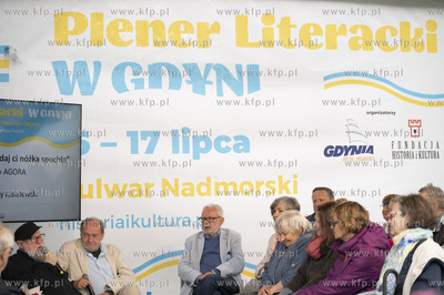 Gdynia, Bulwar Nadmorski. Plener Literacki. Nz. spotkanie...