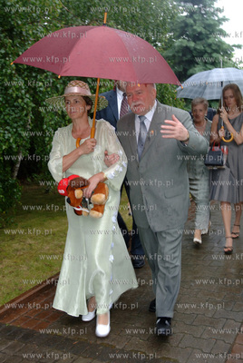Imieniny Lecha i Danuty Walesy. Podczas ulewy - solenizanci...