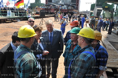 Stocznia Gdansk. Wodowanie jednostki COMBIDOCK IV....