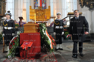 Bazylika Mariacka w Gdansku. Uroczystosci pogrzebowe...