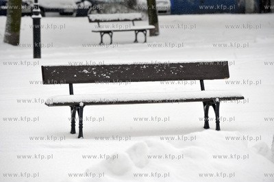 Zima na ulicach Gdanska. Plac Kobzdeja wzdluz ul. Podwale...