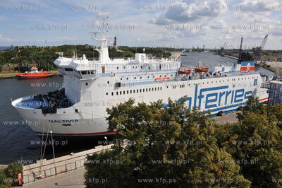 Gdansk Nowy Port.Baza promowa i prom PZB Baltivia....