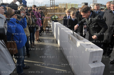 Banino, ul. Tuchomska. Uroczystosc wmurowania kamienia...