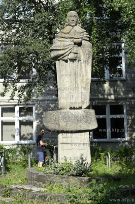 Gdańsk Przymorze. Pomnik Jana Hewliusza na ul. Zgody...