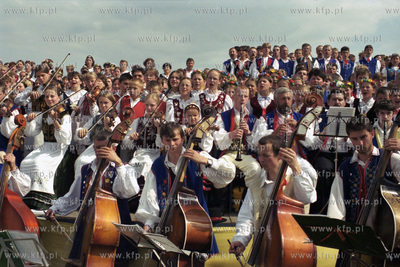 Papież Jan Paweł II w Sopocie. Oczekiwanie na mszę...