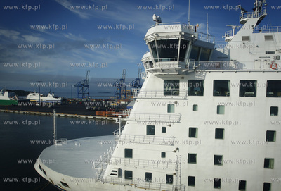 Prom armatora Finnlines kursjacy na trasie Travemunde...