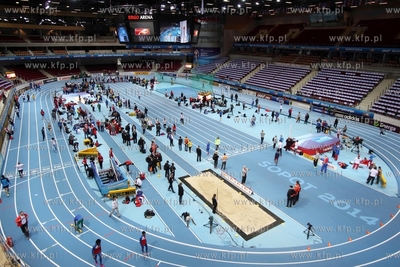 Sopot. Halowe Mistrzostwa w Lekkoatletyce. Nz. trening....