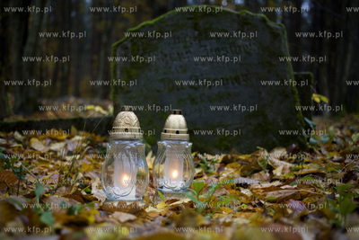 Dzień Wszystkich Świętych. Cmentarz ewangelicki...