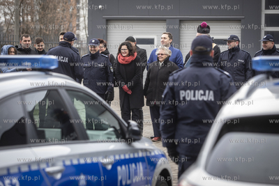 Uroczyste przekazanie do służby w policji samochodów...