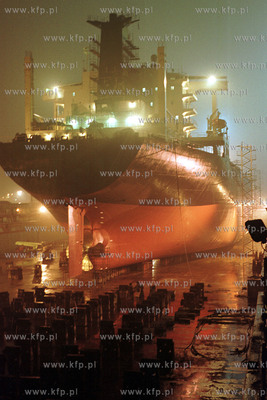 Stocznia Gdynia S.A. Podczas prac remontowych statku...