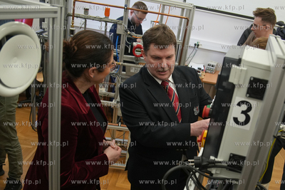 Zespół Szkół Łączności w Gdańsku.  Konferencja...