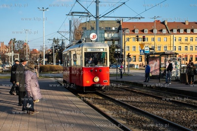 Zabytkowy tramwaj dla pań z okazji ich święta. 8.03.2020...