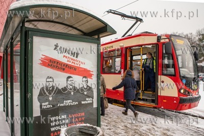 Gdańsk Strzyża. Na wiatach przystanków tramwajowych...