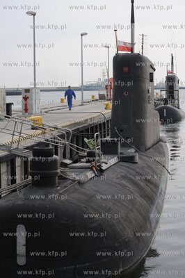 Port wojenny Gdynia. Zaloba na okretach wojennych po...