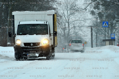 Droga krajowa nr 221 Koscierzyna-Gdansk podczas obfitych...