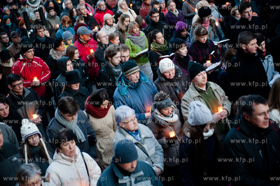 Gdanska Droga Krzyzowa, organizowana przez ojcow dominikanow.
30.03.2012
fot....