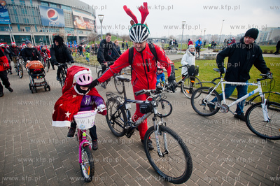 Gdansk. Parking pod Ergo Arena. Coroczna akcja Mikolaje...