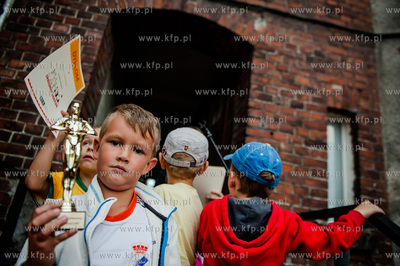 Gdansk. Podworko ulic Robotniczej i Jana z Kolna. Sasiedzi...
