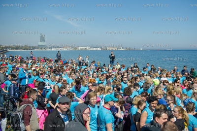 Gdynia. Bulwar Nadmorski. Bieg Kobiet - Zawsze Pier(w)si,...