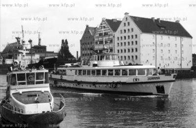 Statek wycieczkowy bialej floty Zeglugi Gdanskiej Joanna...