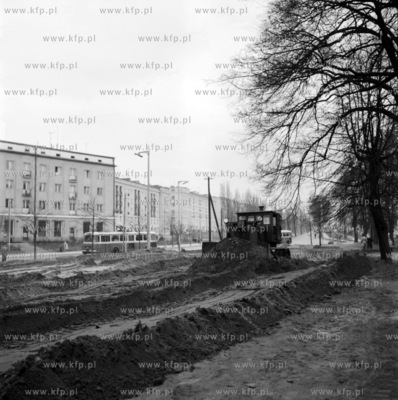 Remont Al. Zwyciestwa  w poblizu przystanku kolejki...