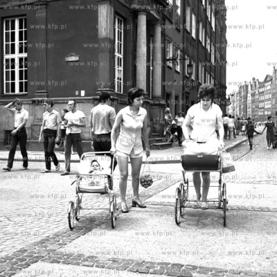Spacer po Długim Targu w Gdańsku.
08.1971
0000547z_sierpien1971
Fot....