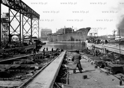 Na pochylni w stoczni gdanskiej. (Lata 60).
1960
0001765z
Fot....