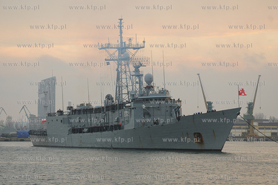 Port Wojenny w Gdyni. Powitanie fregaty rakietowej...