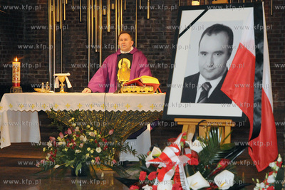 Kosciol Sw. Brygidy w Gdansku. O godzinie 19. odprawiona...