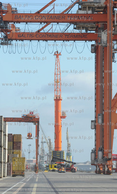 Gdynia. Baltycki Terminal Kontenerowy. 24.03.2011
fot....