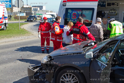 Ok godz. 14 w poblizu skrzyzowania ul. Bulonskiej i...