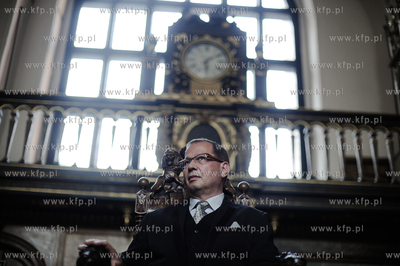 Uroczysta sesja Rady Miasta Gdanska. Wreczenie medali...