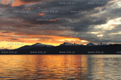 Norwegia , okolice Narviku, polnocna czesc kraju, NZ.fiord...